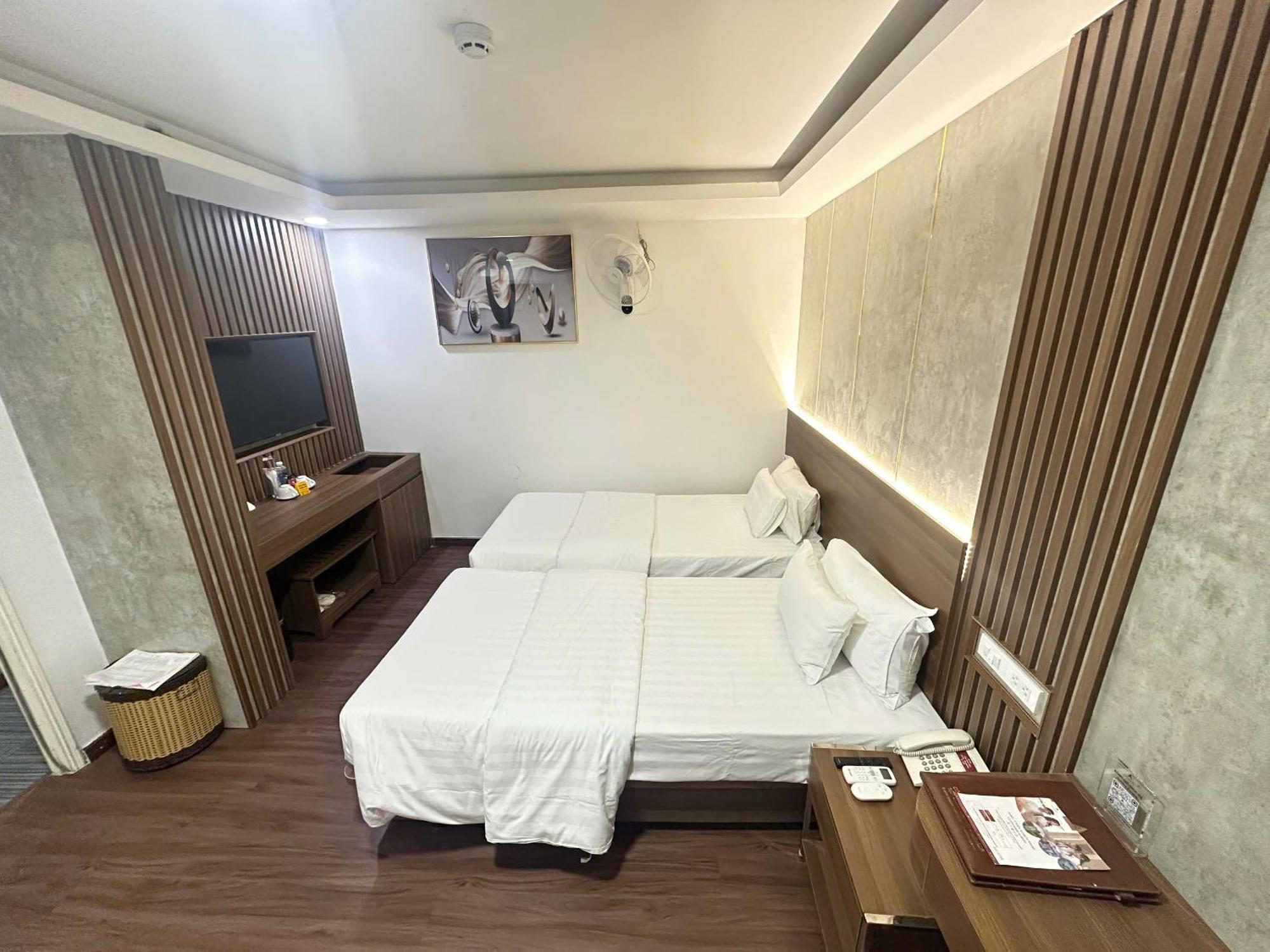 Hotel A25 - 274 De Tham Ho Chi Minh City